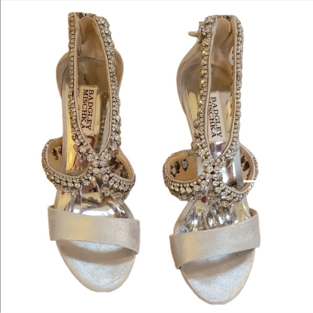 Badgley Mischka Women's Silver Heels Size 10